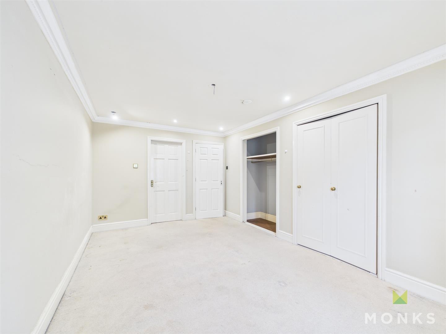 7 Bishopstone Mansions Town Walls, Shrewsbury, SY1 1UE For Sale